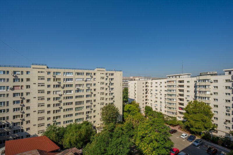 Dristor Metrou - str Complexului - bloc reabilitat termic